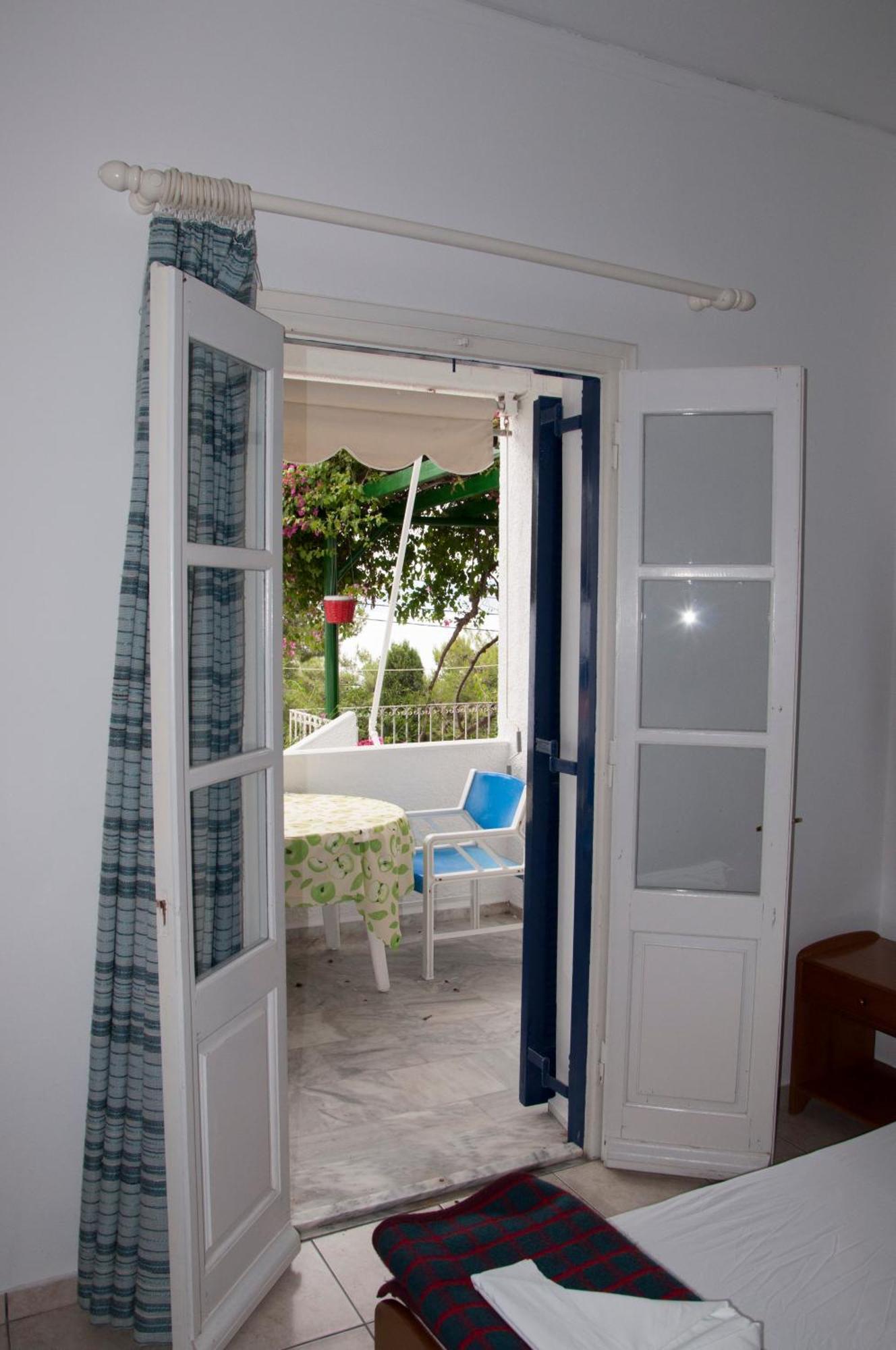 Tatsis Apartments Masouri Esterno foto