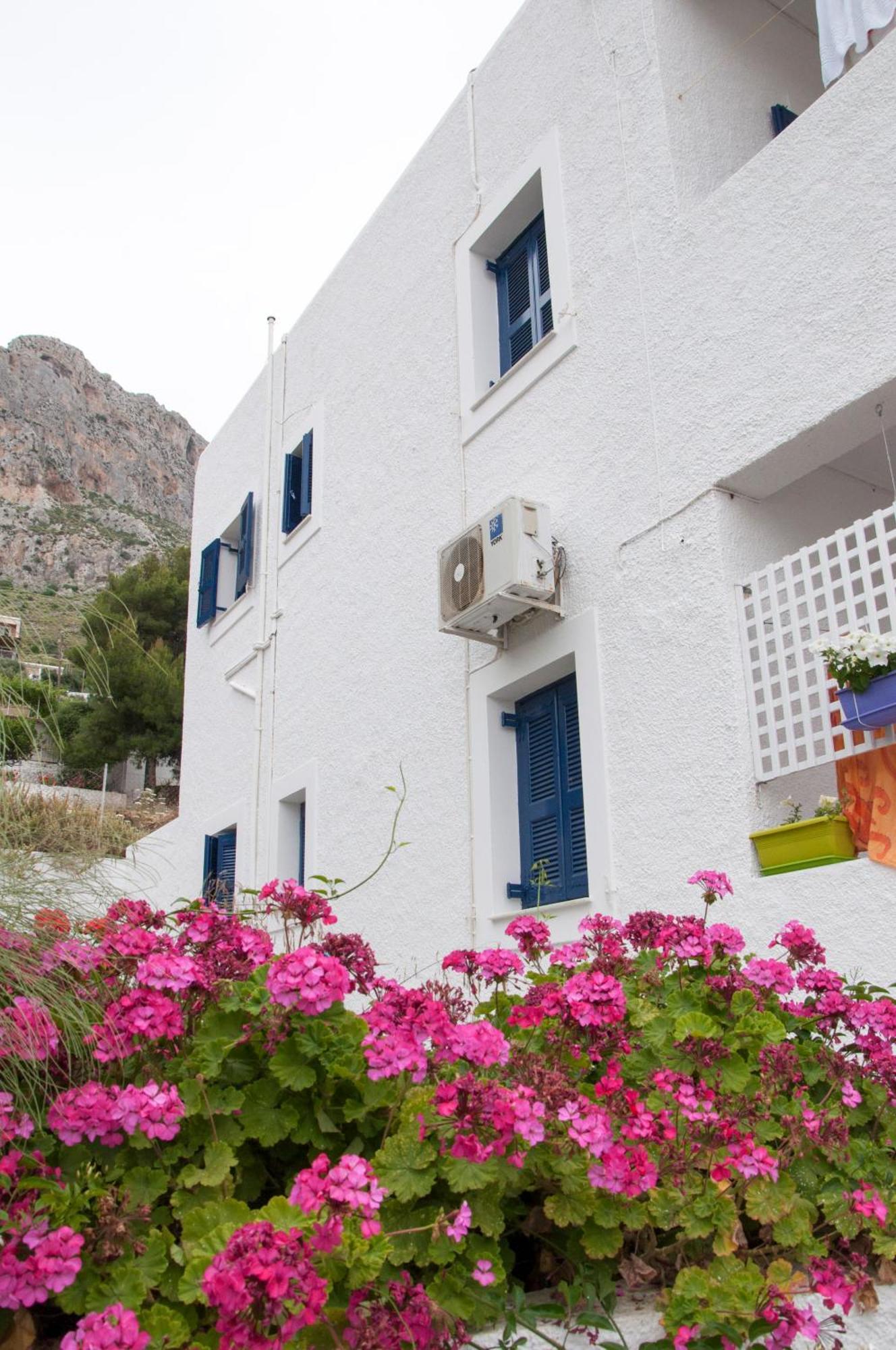 Tatsis Apartments Masouri Esterno foto