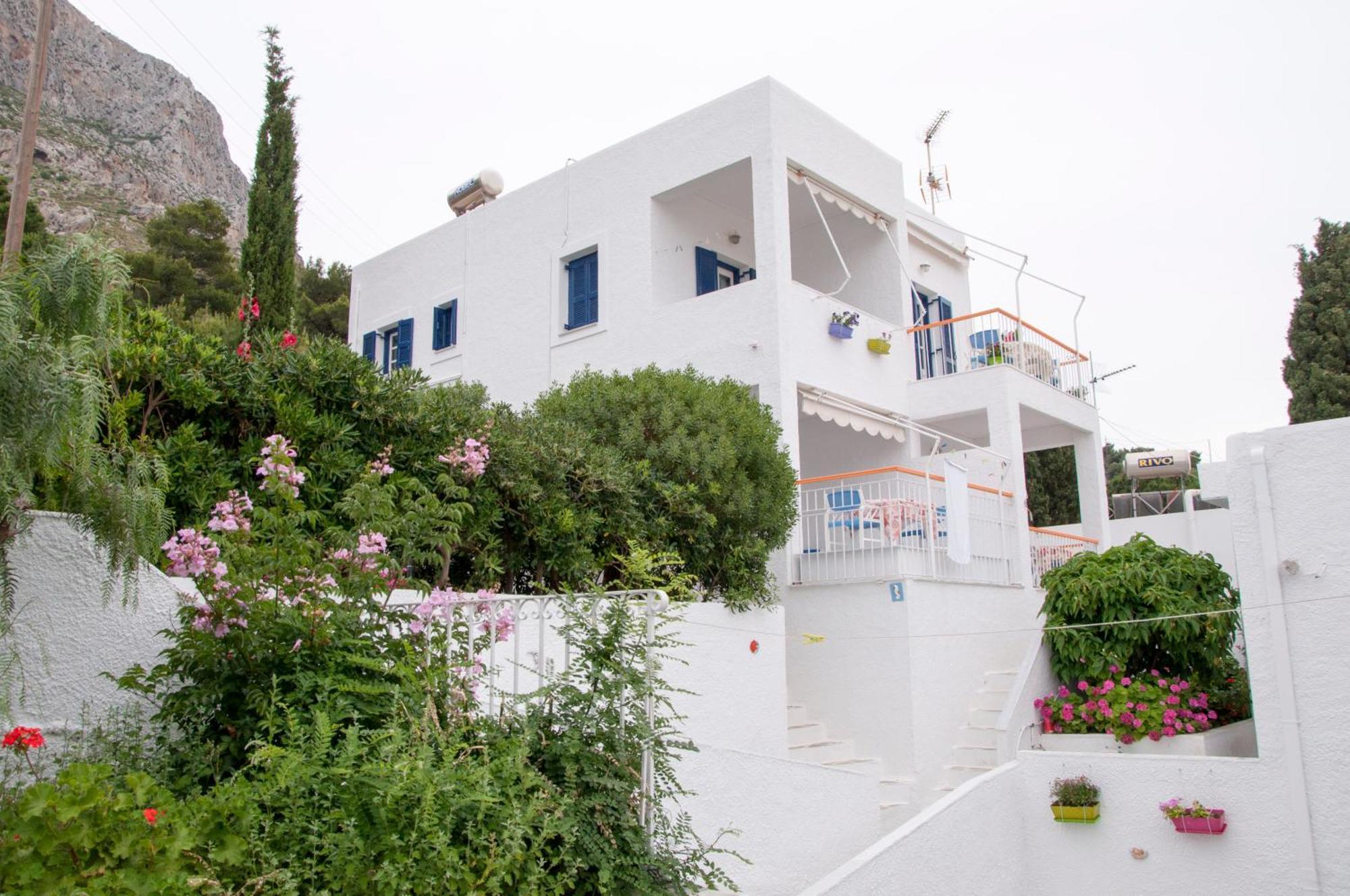 Tatsis Apartments Masouri Esterno foto